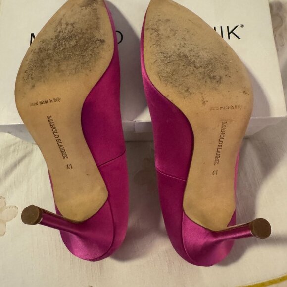 Manolo Blahnik. Hangisi Crystal. Fuschia Silk Pumps. Size 41 (fits like a 40). - Picture 4 of 4